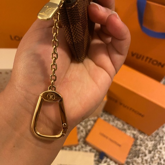 Louis Vuitton Key Pouch - Picture 4 of 9